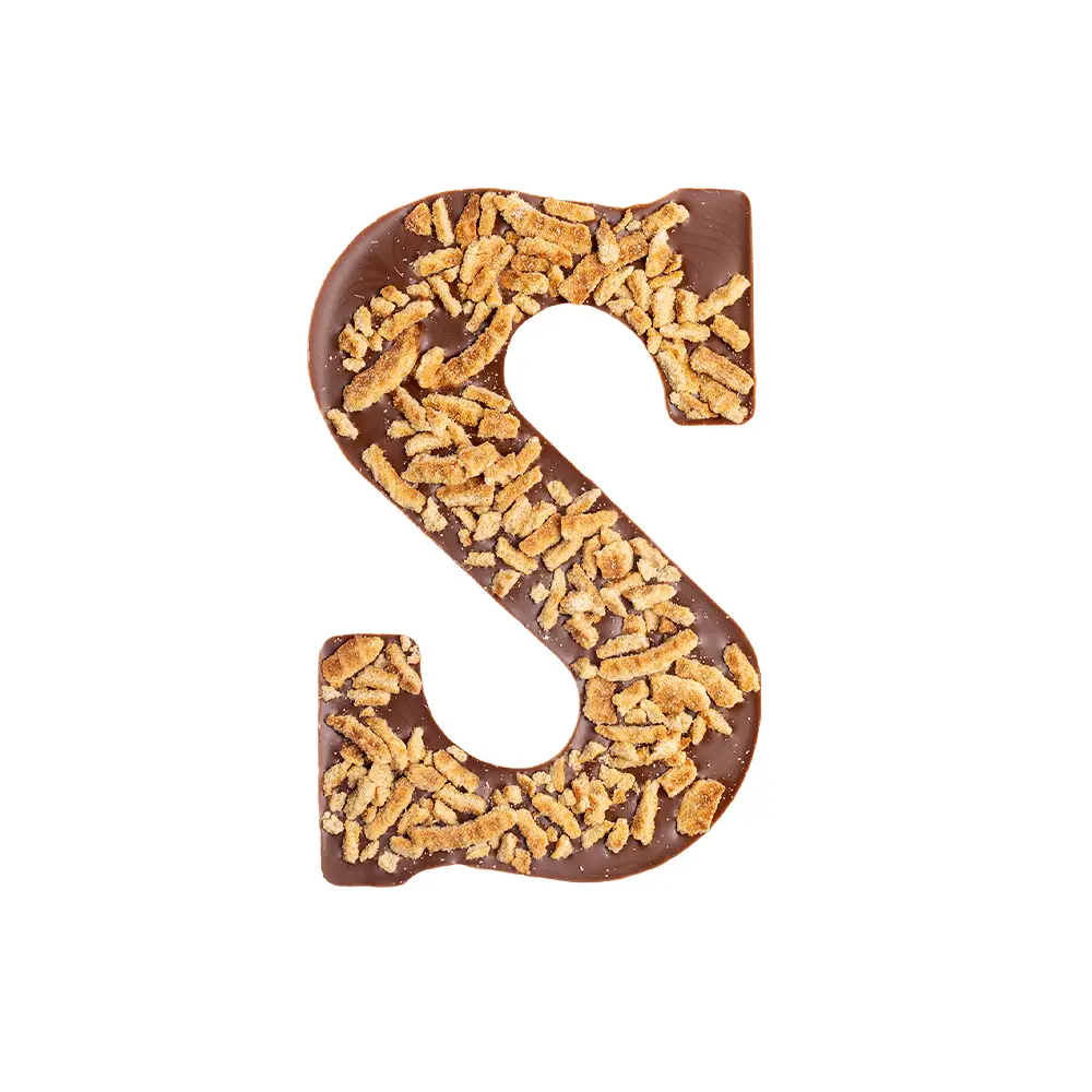 Luxe letter met topping van stroopwafel