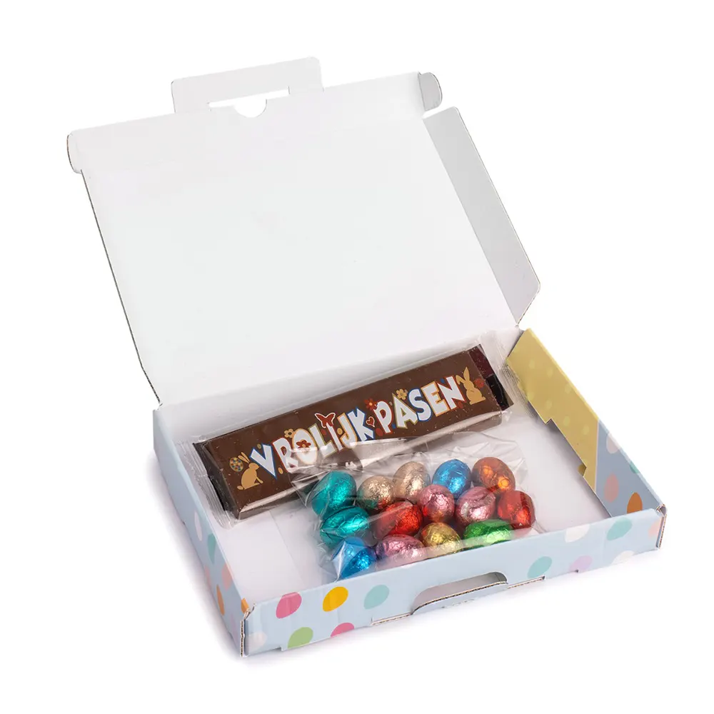 paas_brievenbusgeschenk_met_paaseitjes_100_gram_en_paas_chocoladereep_02