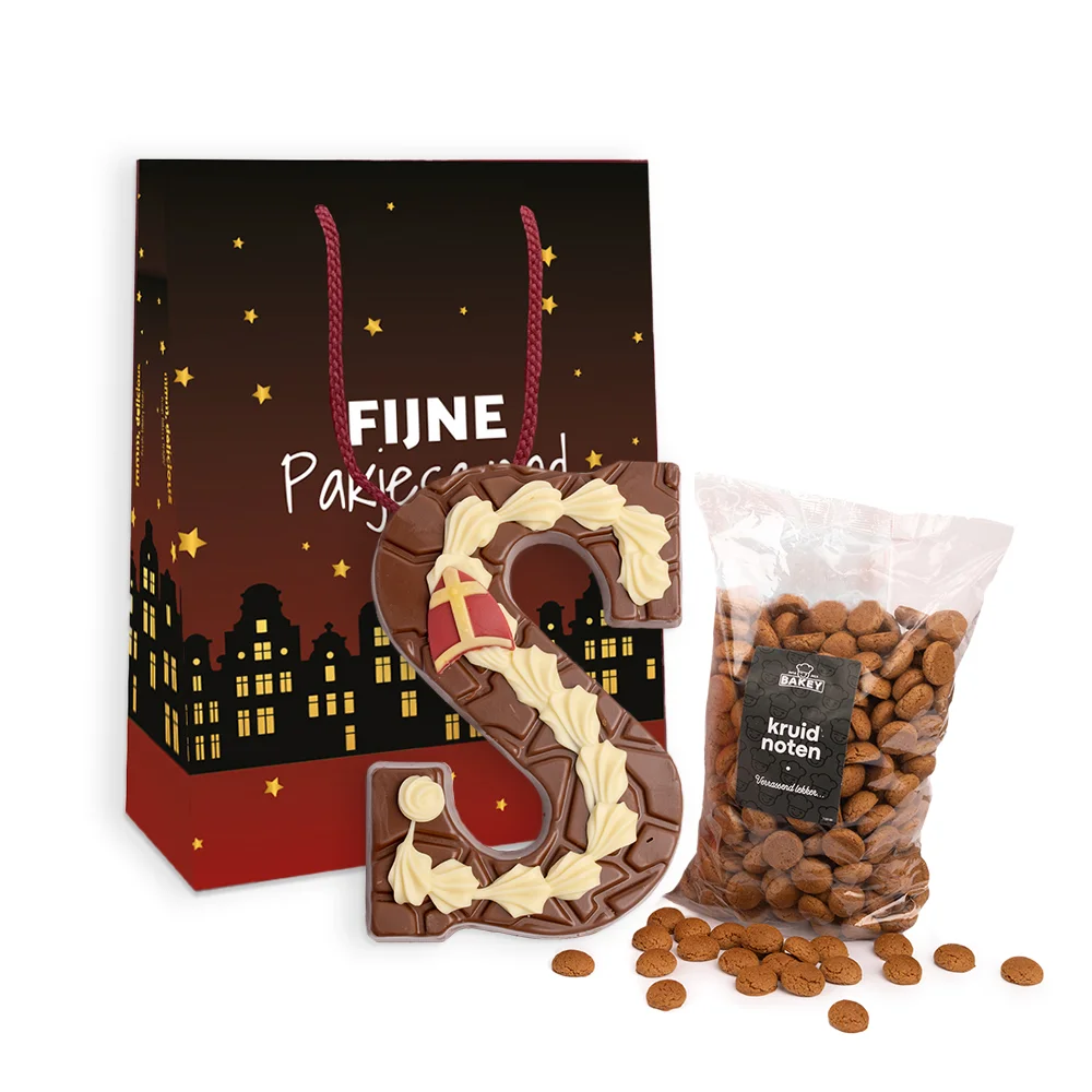 Sinttas met Bakey kruidnoten (200 gram) en gedecoreerde chocoladeletter (200 gram)